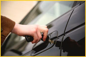 Exclusive Locksmith Service Norwalk, CT 203-893-4235 - 18-car-unlock